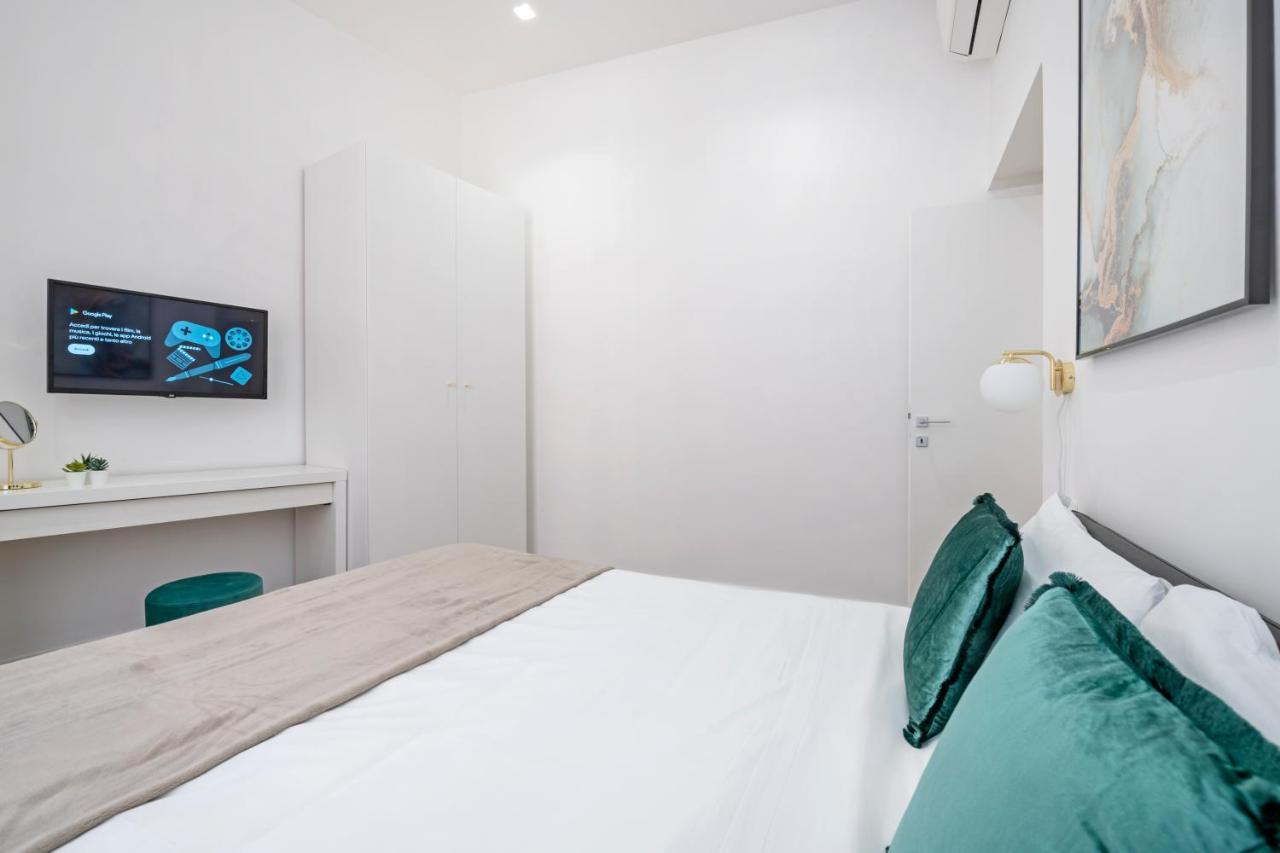 White Flat Cross Apartment Roma Ngoại thất bức ảnh